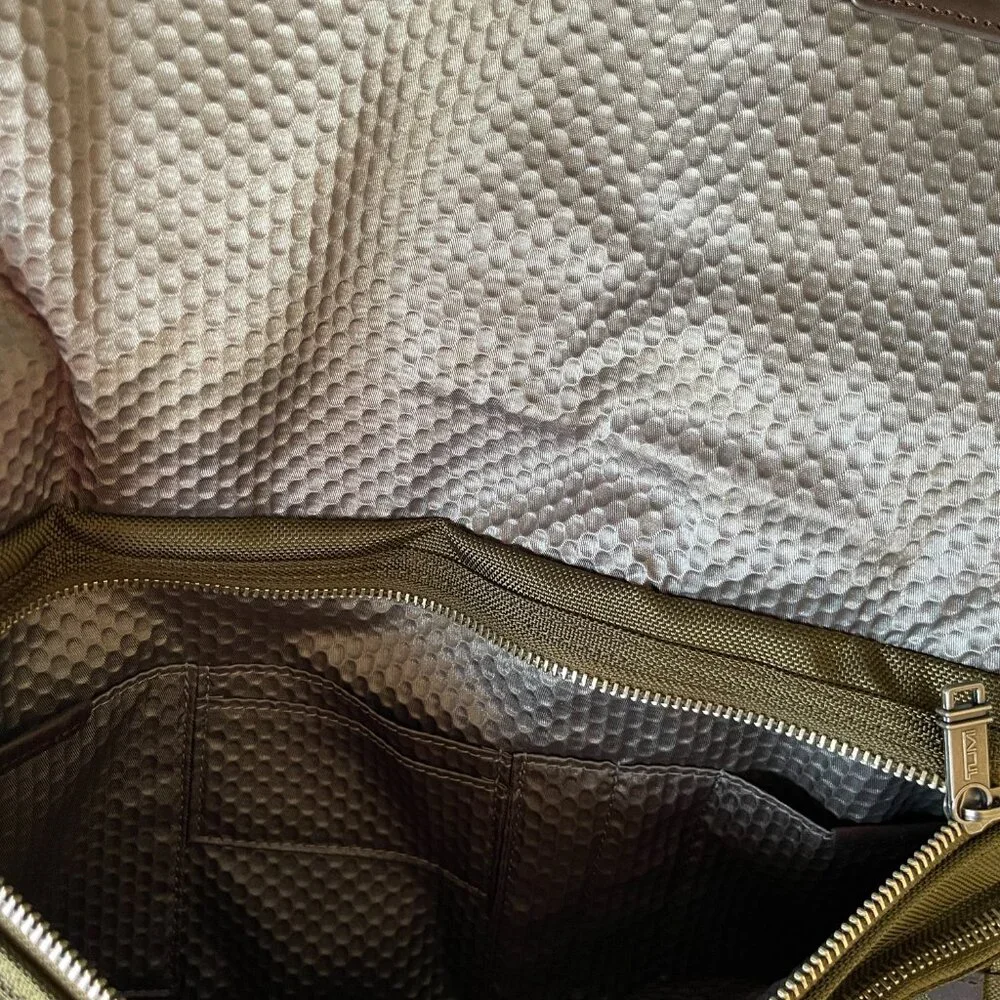 Tumi Alpha Bravo Pinckey Flap Brief    New without Tag